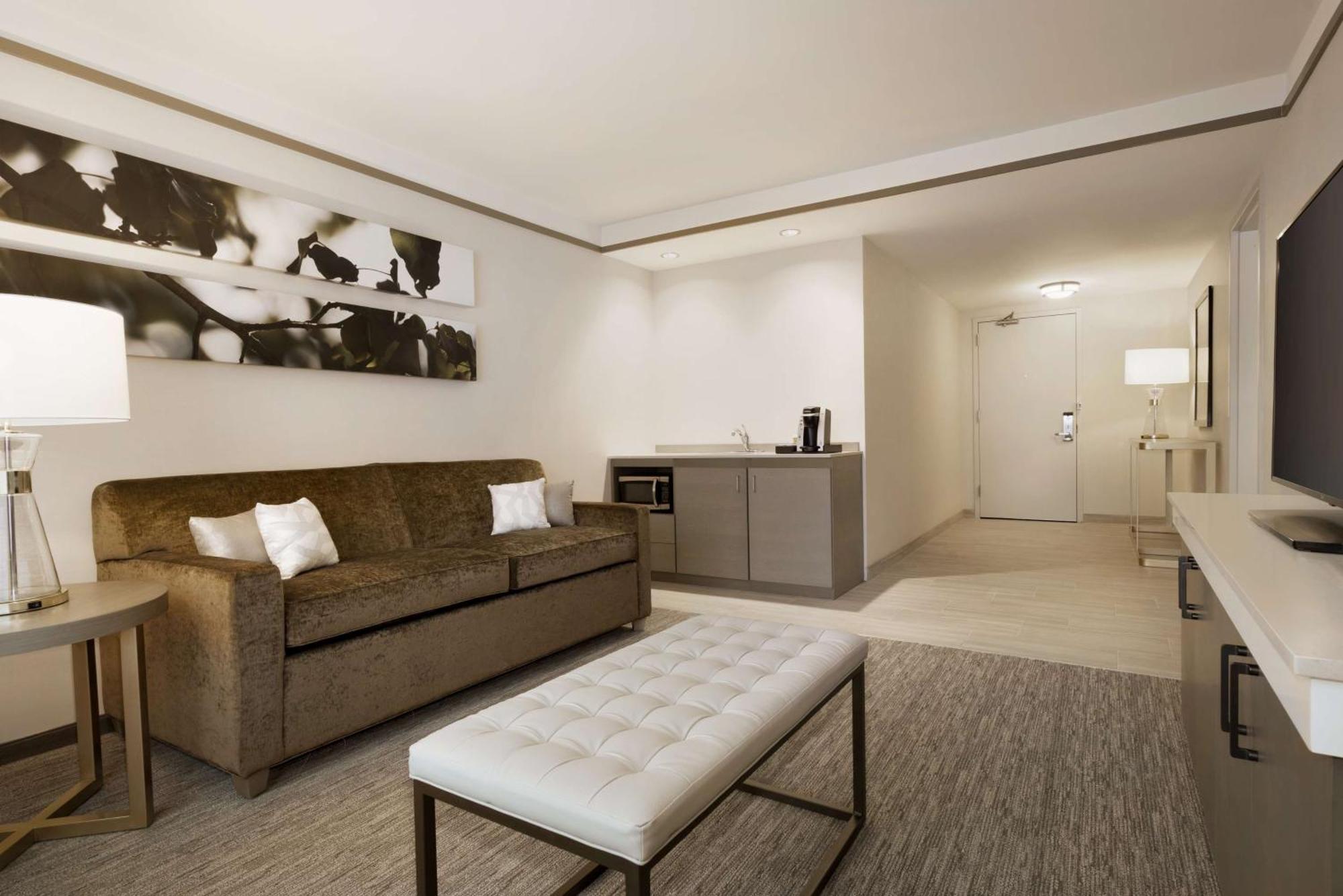 Hilton Garden Inn Newtown Square Radnor Bagian luar foto