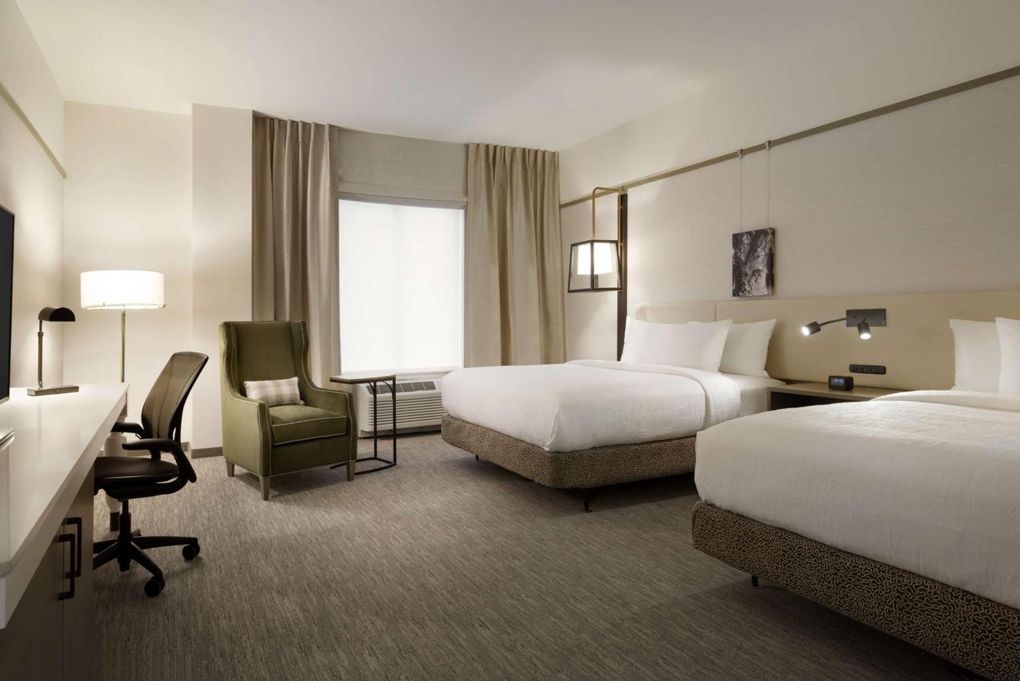 Hilton Garden Inn Newtown Square Radnor Bagian luar foto