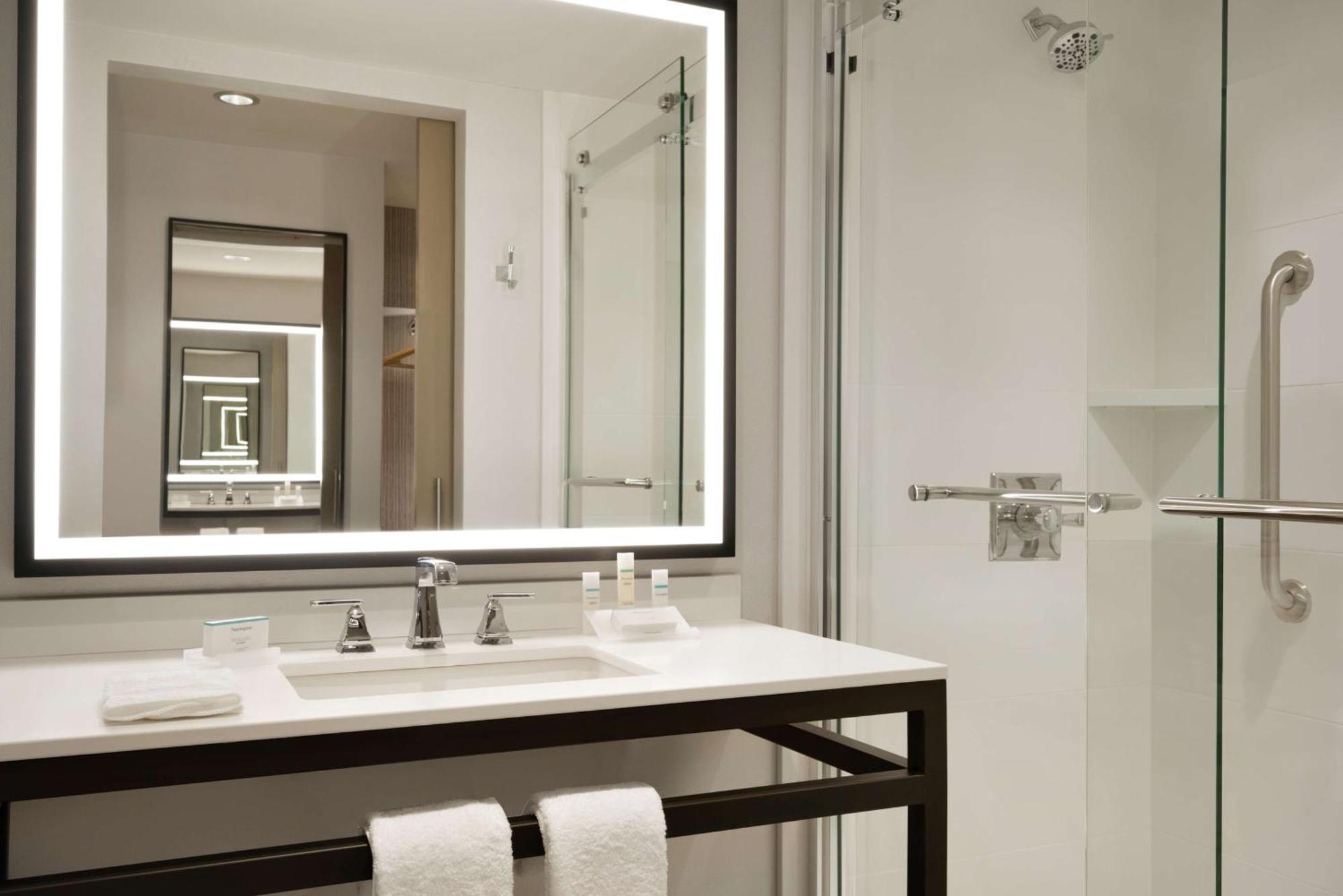 Hilton Garden Inn Newtown Square Radnor Bagian luar foto