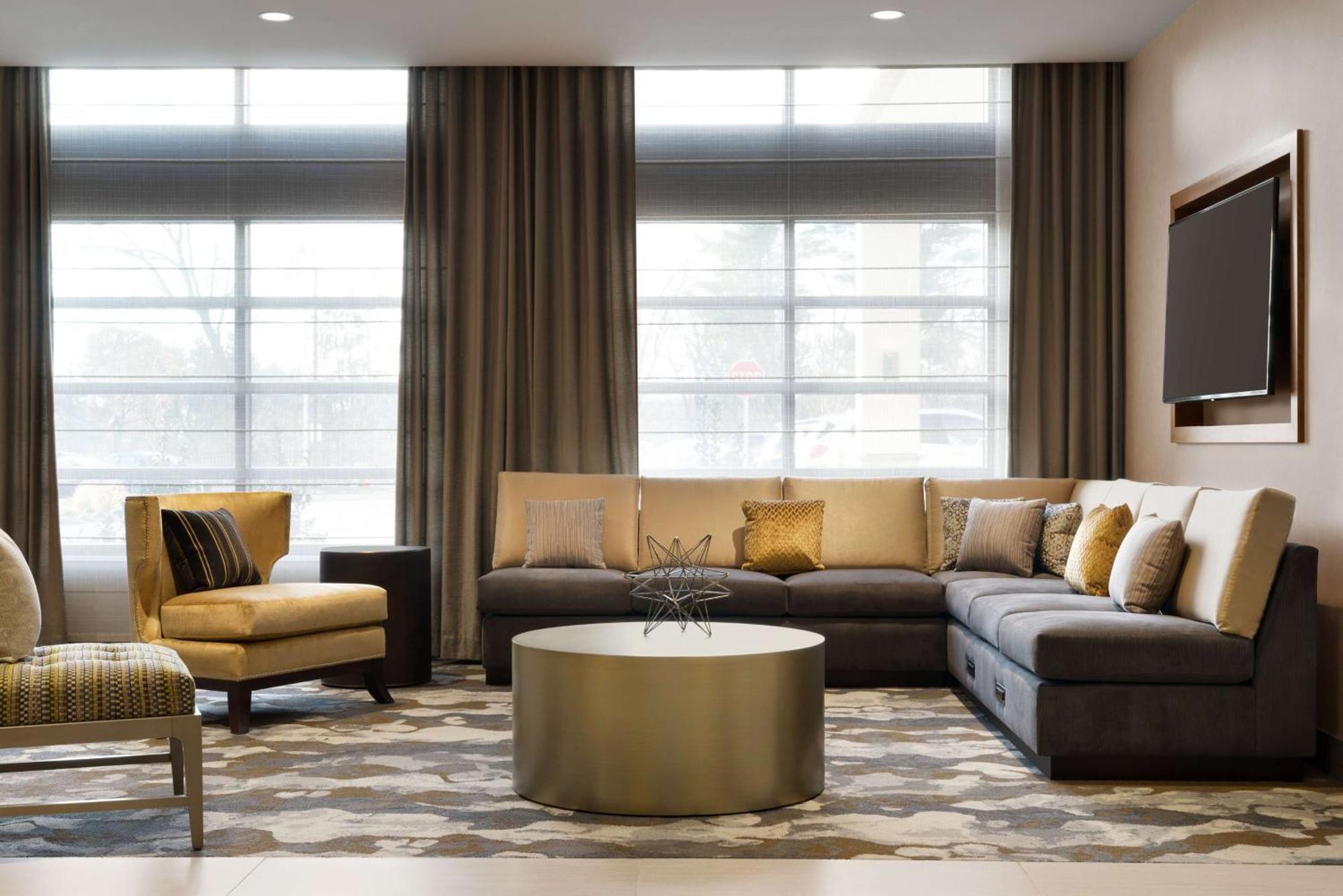 Hilton Garden Inn Newtown Square Radnor Bagian luar foto